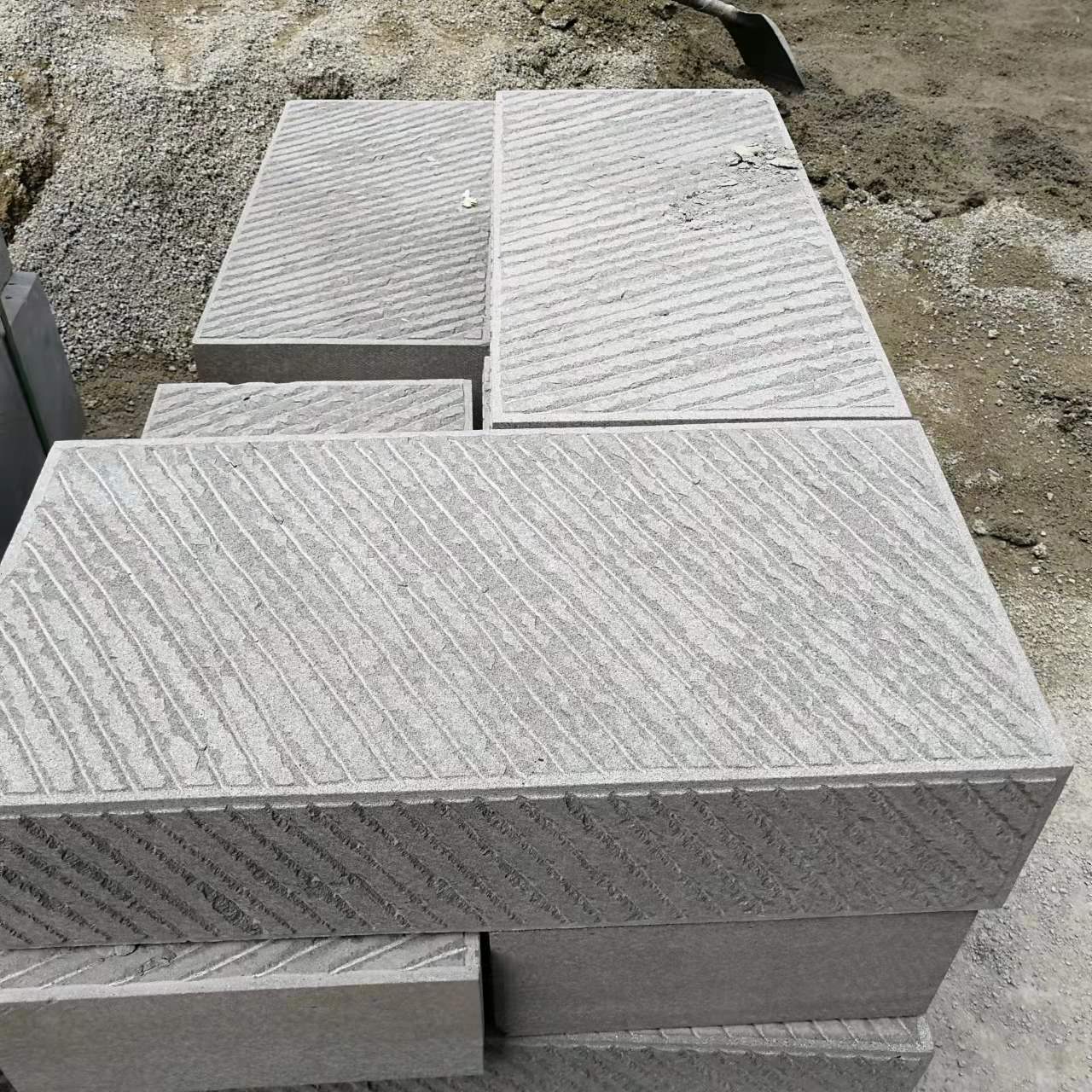 青石路沿石在城市建設(shè)中的特點